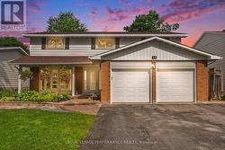 13 CENTREPARK DRIVE  Ottawa, ON K1B 3C2