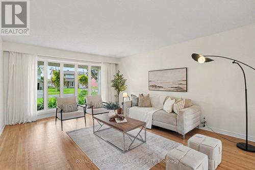 13 Centrepark Drive, Ottawa, ON - Indoor Photo Showing Living Room