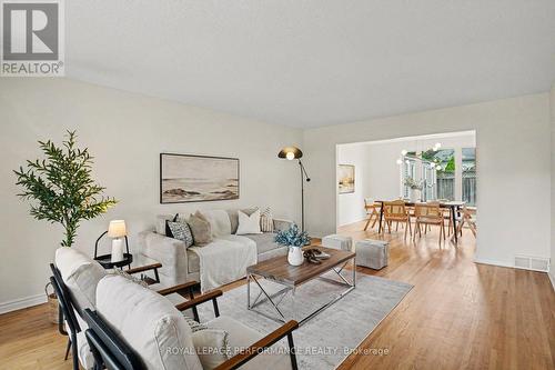 13 Centrepark Drive, Ottawa, ON - Indoor Photo Showing Living Room