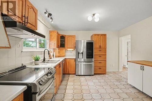 13 Centrepark Drive, Ottawa, ON - Indoor Photo Showing Kitchen With Double Sink