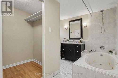 13 Centrepark Drive, Ottawa, ON - Indoor Photo Showing Bathroom