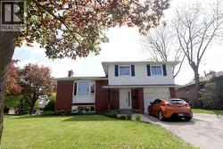 77 ORCHARD MILL Crescent  Kitchener, ON N2P 1T2