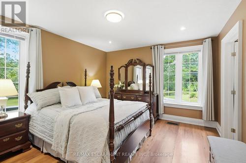 314 7Th Concession Road E, Hamilton, ON - Indoor Photo Showing Bedroom