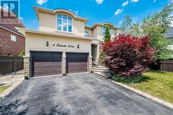 4 BELLEVILLE DRIVE  Brampton, ON L6P 1V7