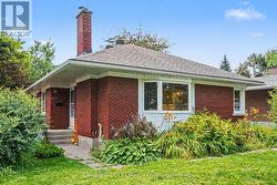 UPPER - 524 PENHILL AVENUE Ottawa, ON K1G 0V6