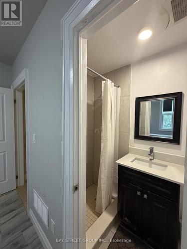 MAIN AND LOWER - 33 DALTON ROAD , Toronto, Ontario M5R 2Y8 5