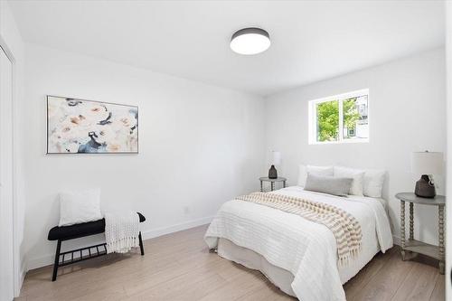 319 Burrows Avenue, Winnipeg, MB - Indoor Photo Showing Bedroom