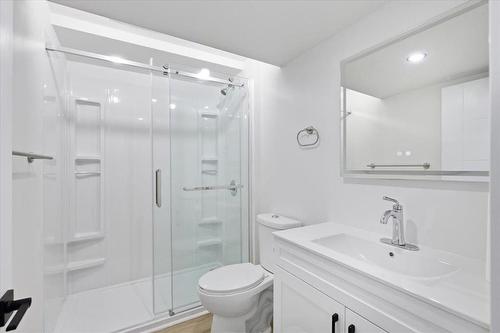 319 Burrows Avenue, Winnipeg, MB - Indoor Photo Showing Bathroom
