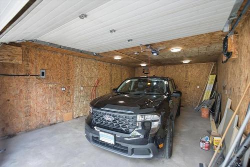 319 Burrows Avenue, Winnipeg, MB - Indoor Photo Showing Garage