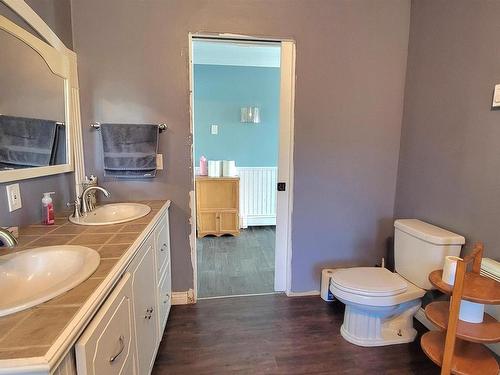 180 C Boudreau Rd, Mavillette, NS - Indoor Photo Showing Bathroom