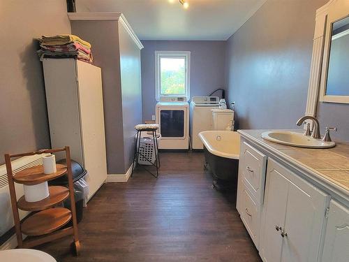 180 C Boudreau Rd, Mavillette, NS - Indoor Photo Showing Bathroom