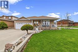 546 DICENZO Drive  Hamilton, ON L9C 2C3