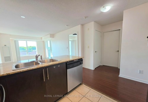 504-120 Dallimore Circle, Toronto, ON - Indoor Photo Showing Kitchen With Double Sink