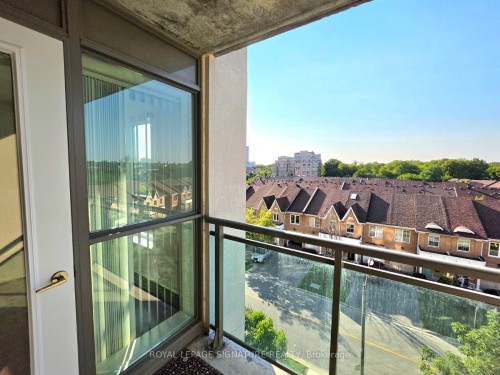 504-120 Dallimore Circle, Toronto, ON - Outdoor With Exterior