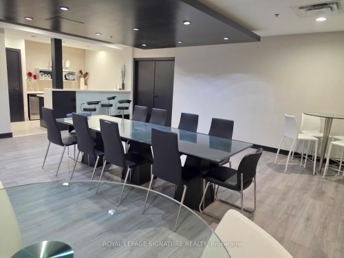 504-120 Dallimore Circle, Toronto, ON - Indoor Photo Showing Dining Room