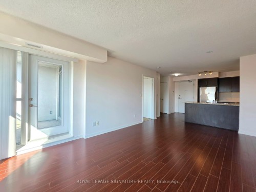 504-120 Dallimore Circle, Toronto, ON - Indoor