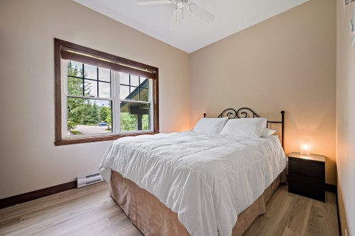 Bedroom - 10-300 Rue Du Mont-Plaisant, Mont-Tremblant, QC - Indoor Photo Showing Bedroom