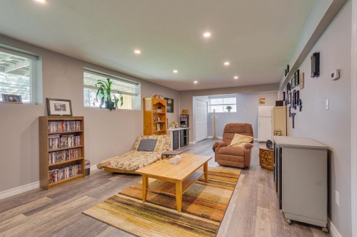 Salle familiale - 124 Ch. Crawford, Litchfield, QC - Indoor