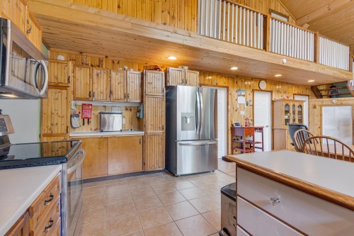 Cuisine - 124 Ch. Crawford, Litchfield, QC - Indoor Photo Showing Kitchen