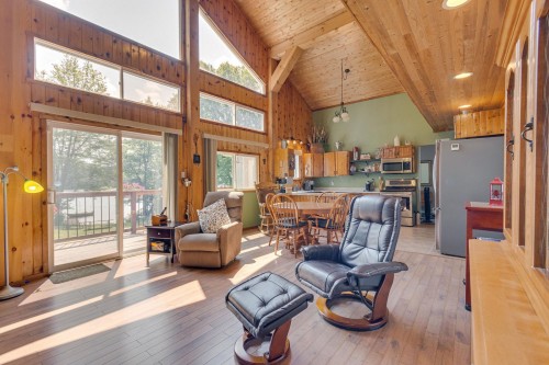 Vue d'ensemble - 124 Ch. Crawford, Litchfield, QC - Indoor Photo Showing Living Room