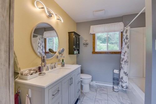 Salle de bains - 124 Ch. Crawford, Litchfield, QC - Indoor Photo Showing Bathroom