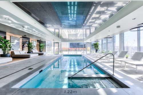 Pool - 1703-720 Rue St-Jacques, Montréal (Ville-Marie), QC - Indoor Photo Showing Other Room With In Ground Pool