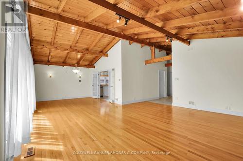 359 Mountbatten Avenue, Ottawa, ON - Indoor Photo Showing Other Room
