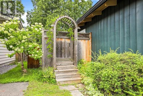 359 Mountbatten Avenue, Ottawa, ON - Outdoor