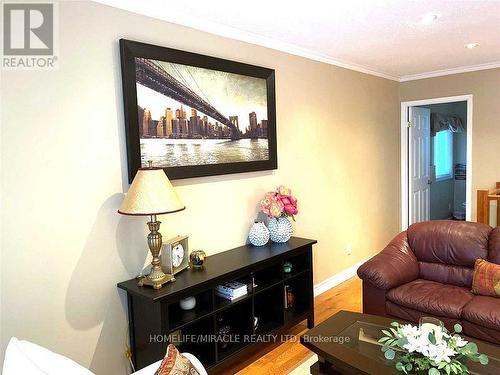 46 Alpha Mills Road, Mississauga, ON - Indoor Photo Showing Living Room