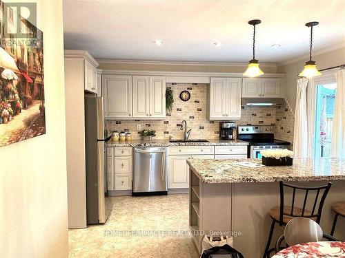 46 Alpha Mills Road, Mississauga, ON - Indoor Photo Showing Kitchen
