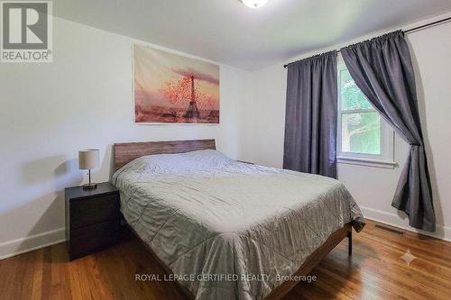 55 Garner Road, Hamilton, ON - Indoor Photo Showing Bedroom