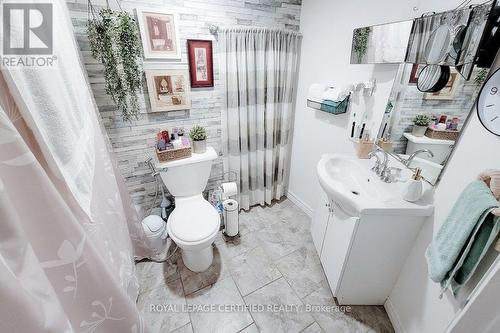 55 Garner Road, Hamilton, ON - Indoor Photo Showing Bathroom