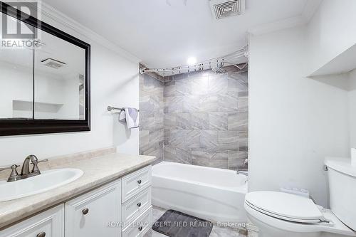 55 Garner Road, Hamilton, ON - Indoor Photo Showing Bathroom