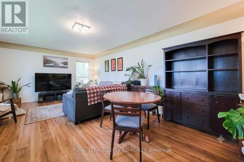 55 Garner Road, Hamilton, ON - Indoor Photo Showing Living Room