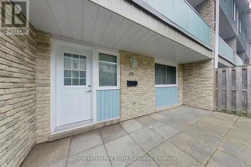 30 - 35 BRECKENRIDGE DRIVE , Kitchener, Ontario N2B 3H5 5