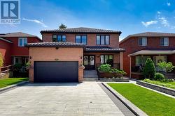 139 PINEWOOD DRIVE  Vaughan, ON L4J 5P7