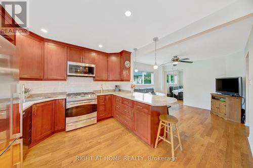 2796 Tallberg Court, Mississauga, ON - Indoor Photo Showing Kitchen