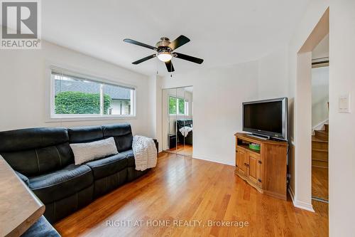 2796 Tallberg Court, Mississauga, ON - Indoor Photo Showing Living Room