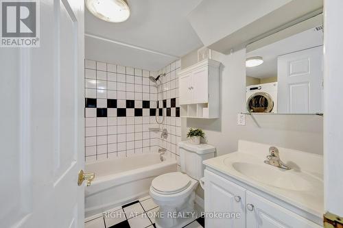2796 Tallberg Court, Mississauga, ON - Indoor Photo Showing Bathroom