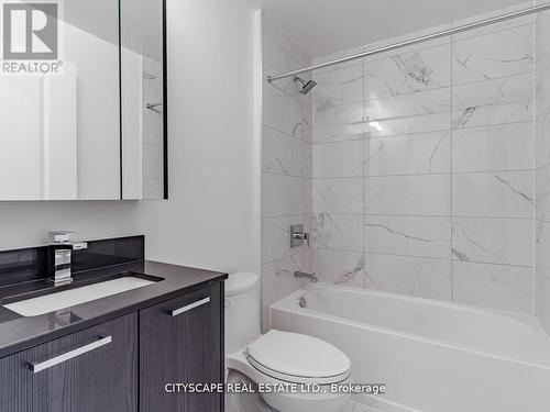 405 - 120 Eagle Rock Way, Vaughan, ON - Indoor Photo Showing Bathroom