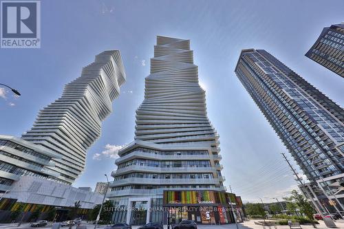 4001 - 3900 CONFEDERATION PARKWAY , Mississauga, Ontario L5V 0M3