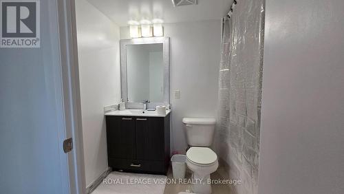 1812 - 2150 Lawrence Avenue E, Toronto, ON - Indoor Photo Showing Bathroom