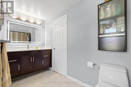 Main Bathroom - 11 Canmore Boulevard, Toronto, ON - Indoor Photo Showing Bathroom