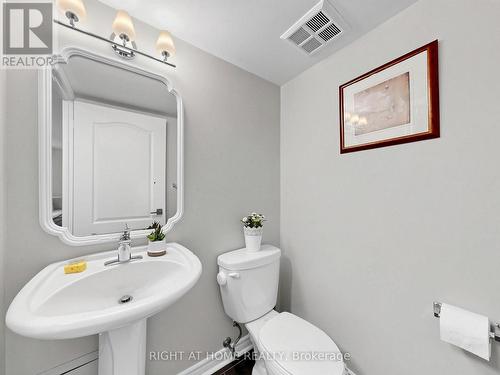 404 - 30 Hayden Street, Toronto, ON - Indoor Photo Showing Bathroom