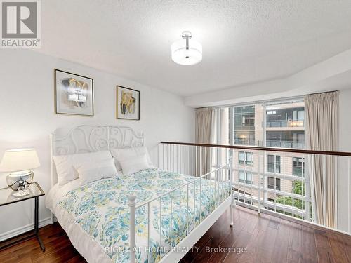 404 - 30 Hayden Street, Toronto, ON - Indoor Photo Showing Bedroom