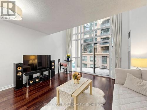 404 - 30 Hayden Street, Toronto, ON - Indoor Photo Showing Living Room