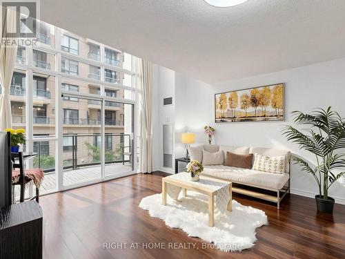404 - 30 Hayden Street, Toronto, ON - Indoor Photo Showing Living Room