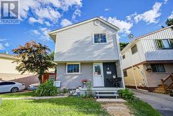 4 HILDA COURT  Brampton, ON L6S 2C1