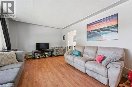 153 Fourth Avenue, Kitchener, ON - Indoor Photo Showing Living Room