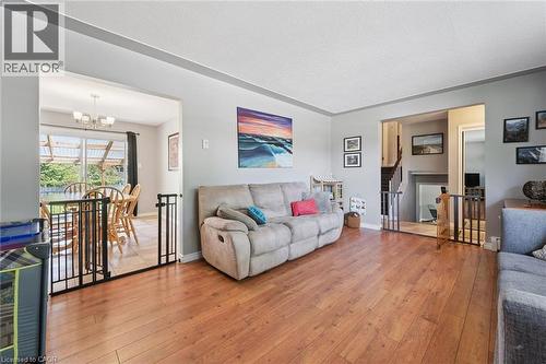 153 Fourth Avenue, Kitchener, ON - Indoor Photo Showing Living Room